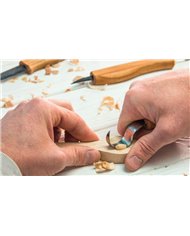 Juego de cuchillos con cuchara en caja de madera